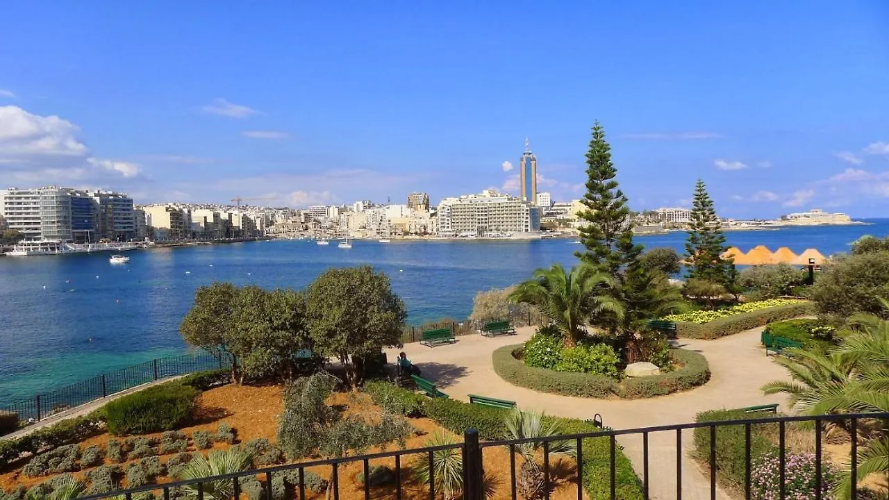 Luxe Apartment With Valletta And Harbour Views Sliema