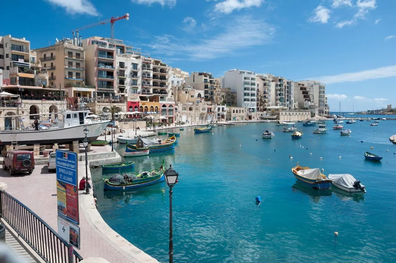 Luxe Apartment With Valletta And Harbour Views Sliema