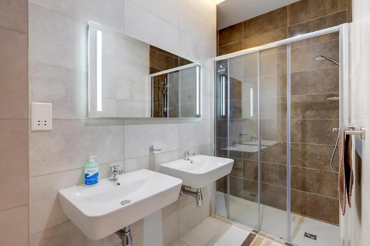 Luxe Apartment With Valletta And Harbour Views Sliema Malta
