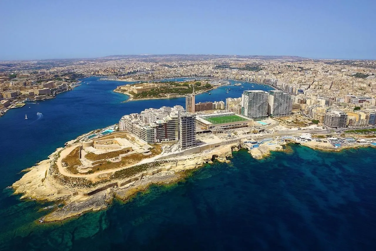 Luxe Apartment With Valletta And Harbour Views Sliema