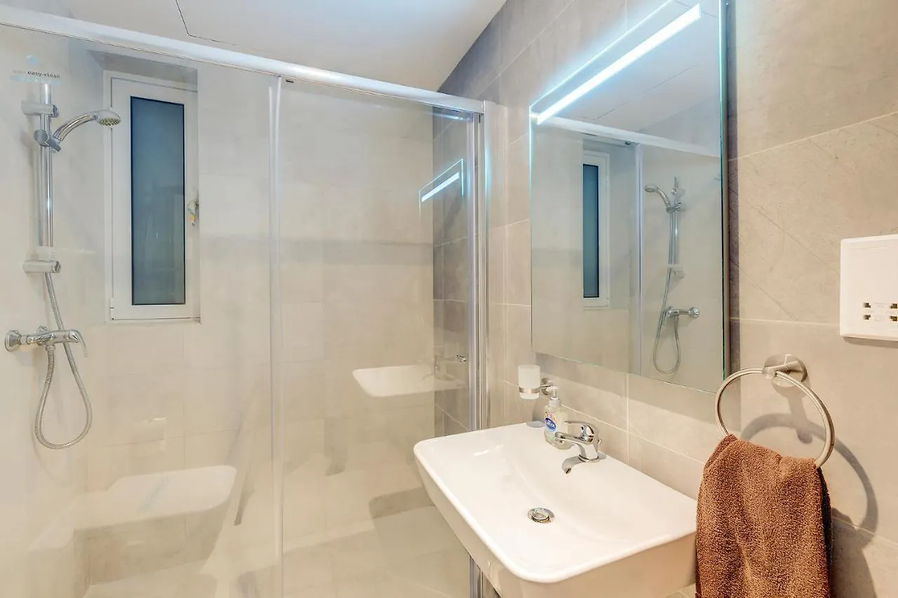 Luxe Apartment With Valletta And Harbour Views Sliema