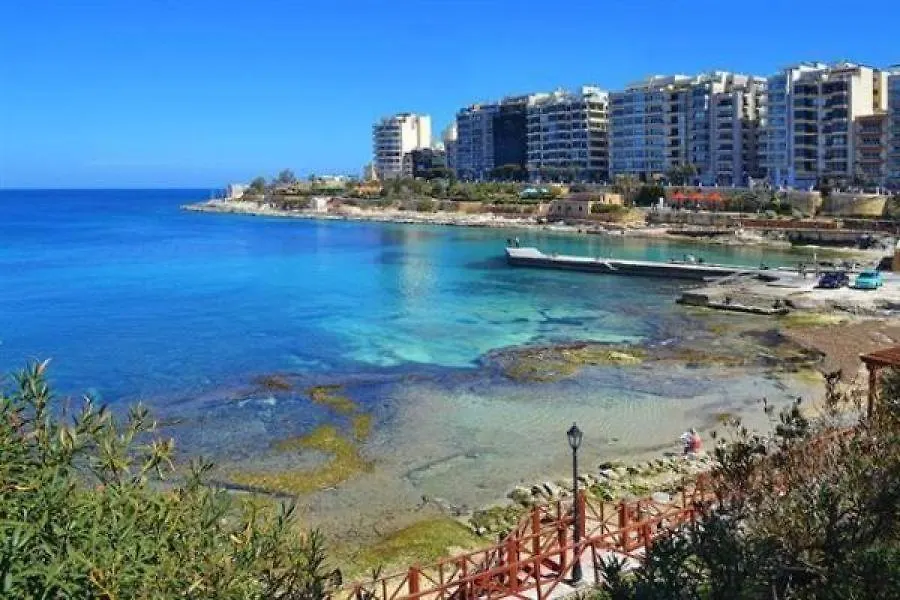 Luxe Apartment With Valletta And Harbour Views Sliema