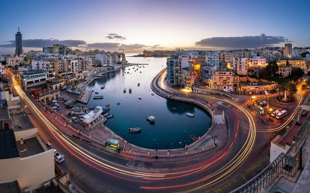 Luxe Apartment With Valletta And Harbour Views Sliema