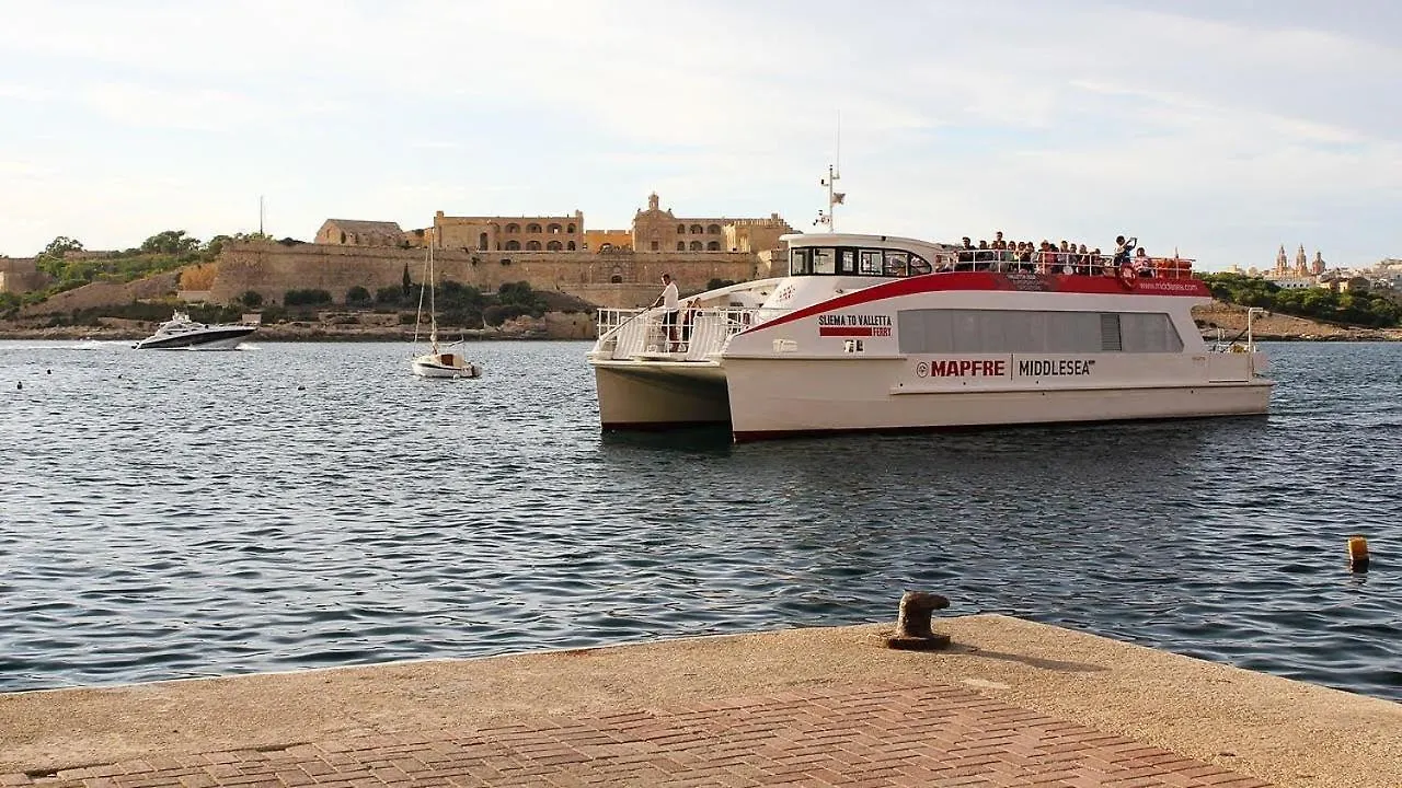 Luxe Apartment With Valletta And Harbour Views Sliema