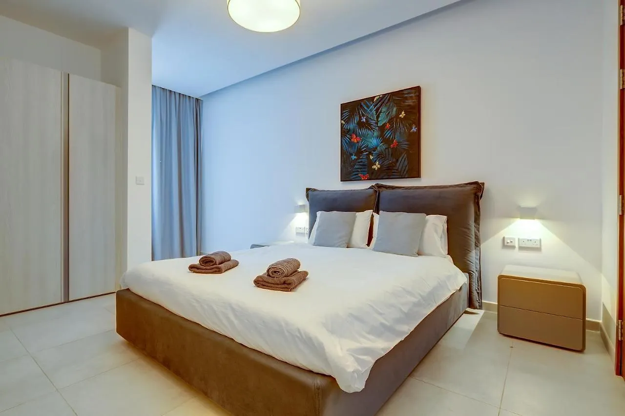 Luxe Apartment With Valletta And Harbour Views Sliema